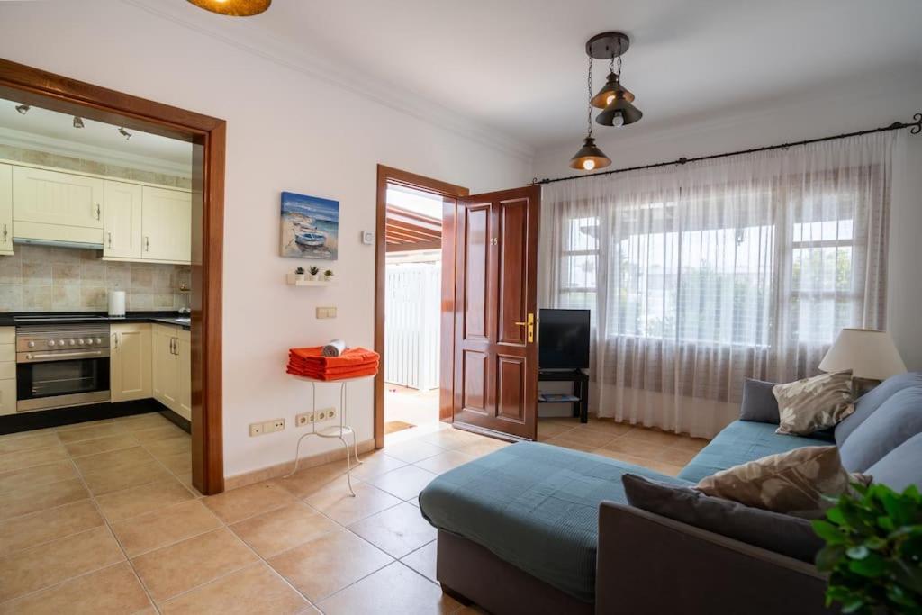 Beautiful Home In Lanzarote 5 Mins From Marina Коста Бланка Экстерьер фото