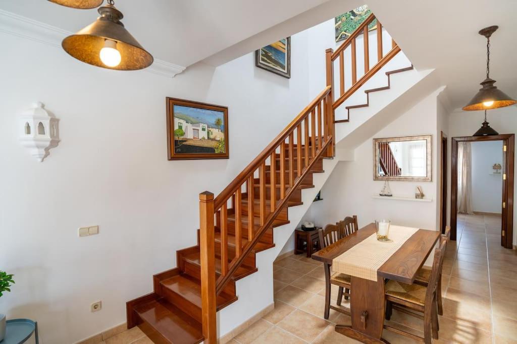 Beautiful Home In Lanzarote 5 Mins From Marina Коста Бланка Экстерьер фото