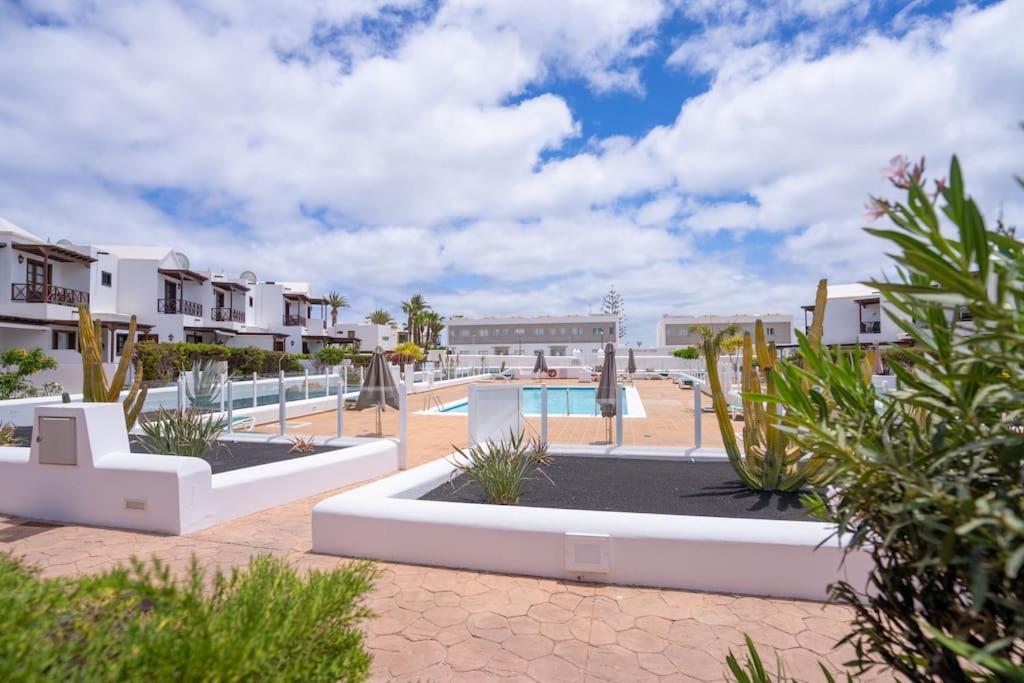 Beautiful Home In Lanzarote 5 Mins From Marina Коста Бланка Экстерьер фото
