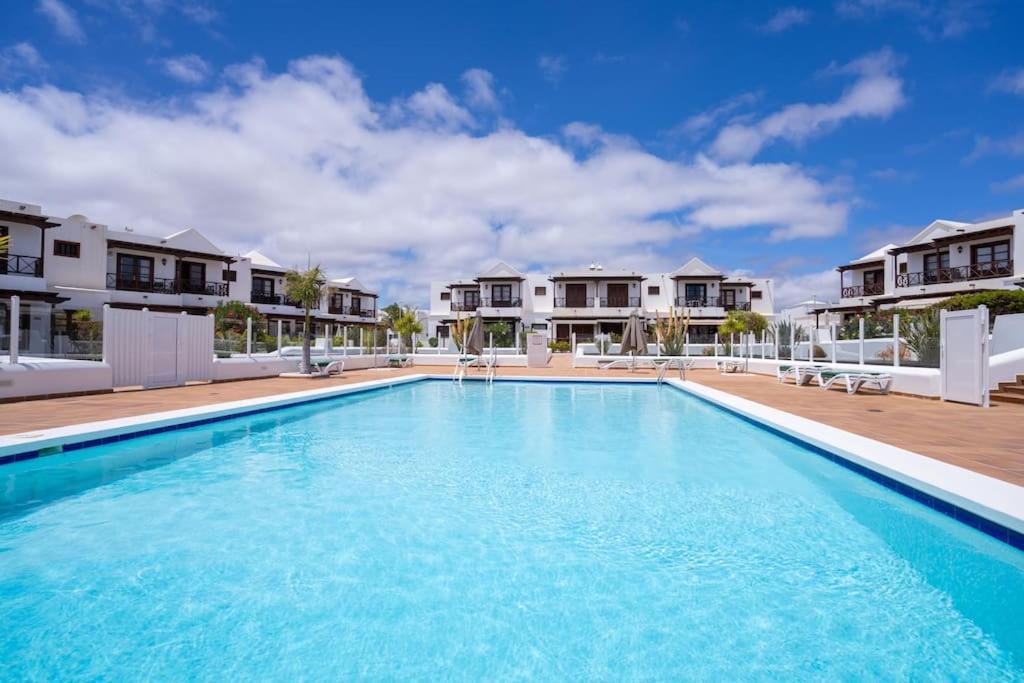 Beautiful Home In Lanzarote 5 Mins From Marina Коста Бланка Экстерьер фото